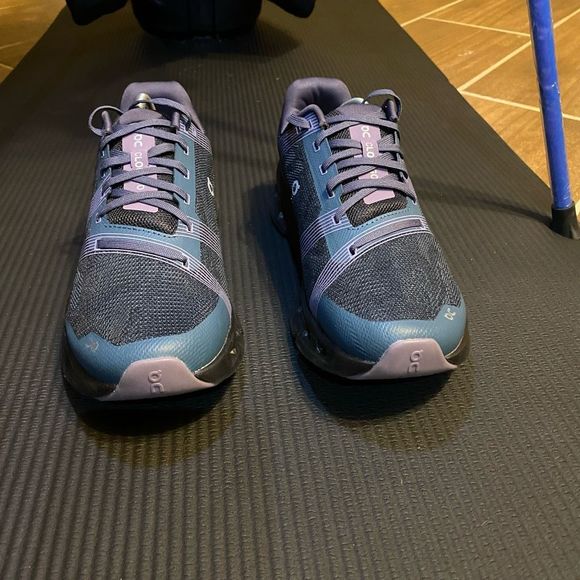 ON CLOUD GO - Women’s Running Shoes - SIZE 8.5 - Picture 6 of 11